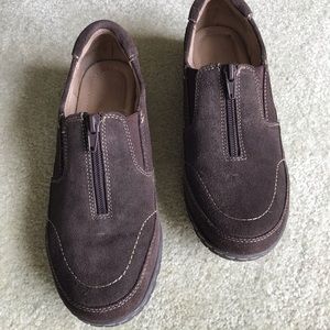 Brown suede Naturalizer shoes
